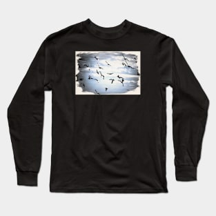 The birds in the Wind Long Sleeve T-Shirt